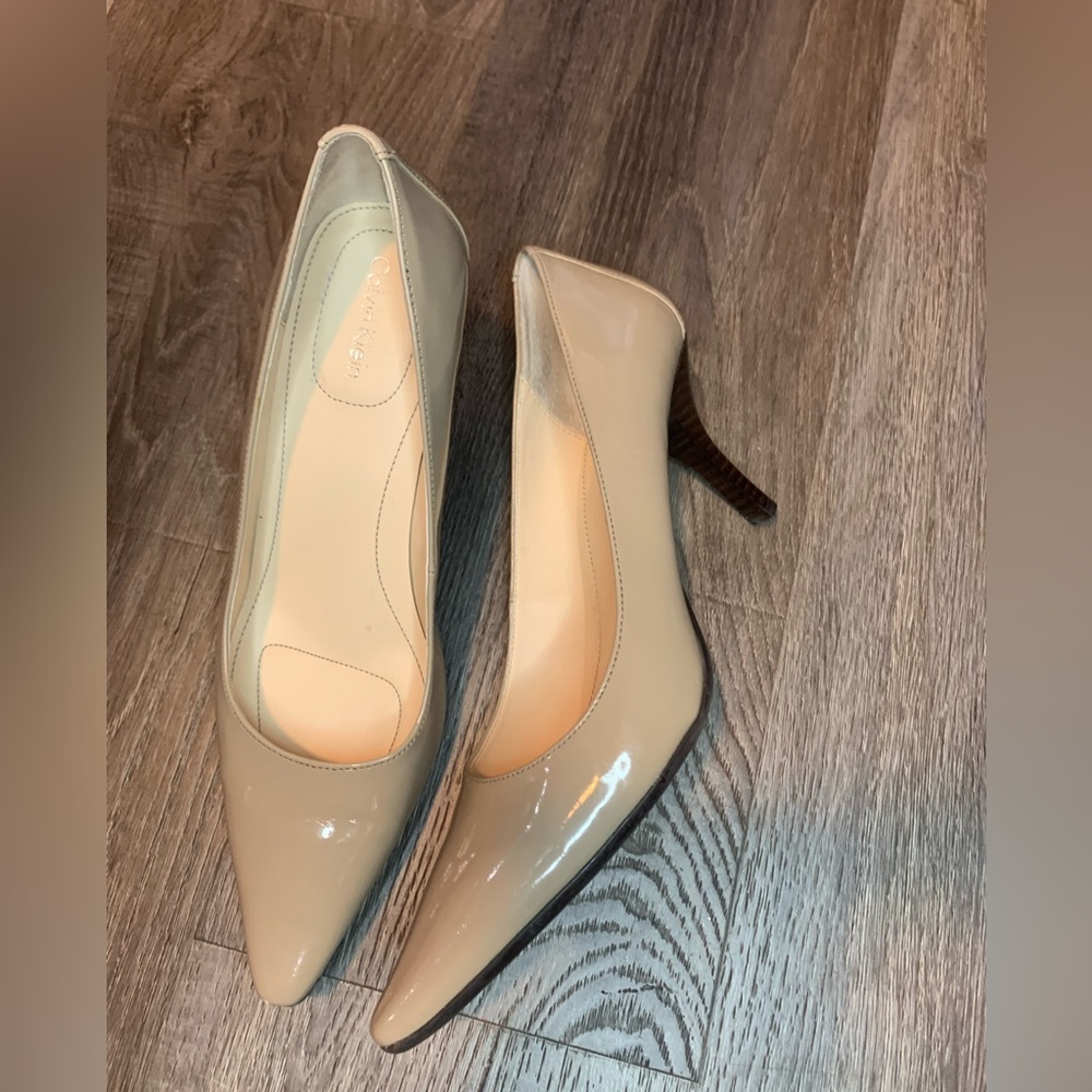 Calvin Klein size 7
